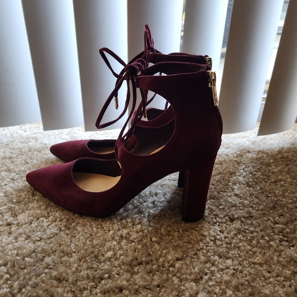 Ivanka Trump Kellsee burgundy suede leather dress pump size 6 - Picture 4 of 8